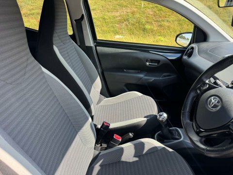 Toyota Aygo X -Plore Vvt-i Black #5