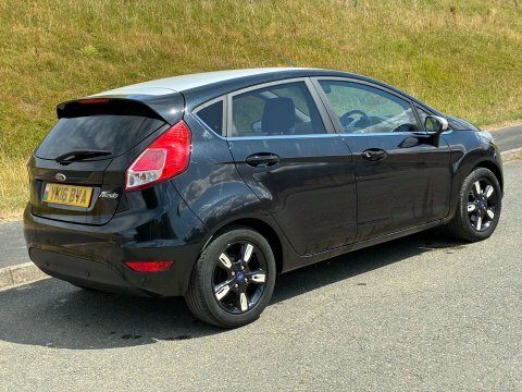 Ford Fiesta 1.0T Ecoboost Titanium X Euro 6 S S Red #5