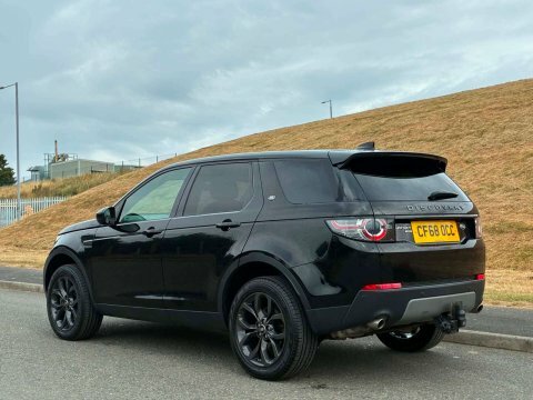 Land Rover Discovery Sport 2.0 Discovery Sport Black #6