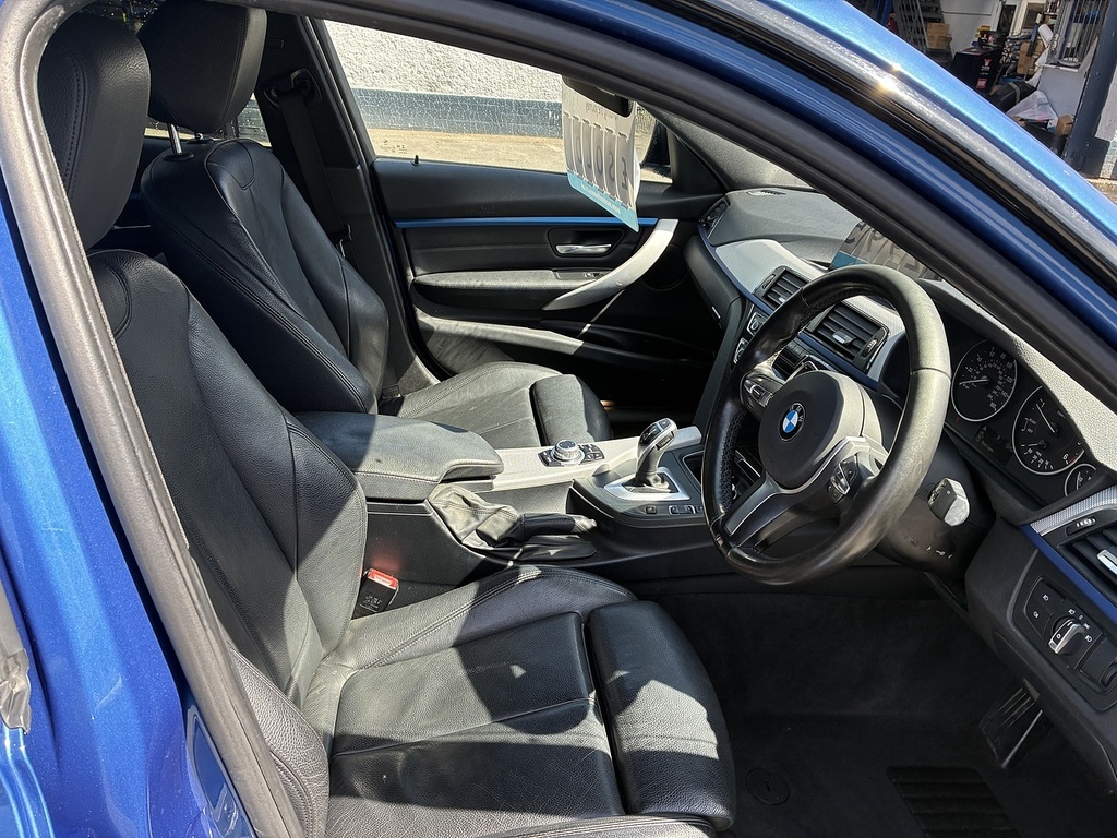 BMW 3 Series 320D M Sport YB17YXM Blue #4