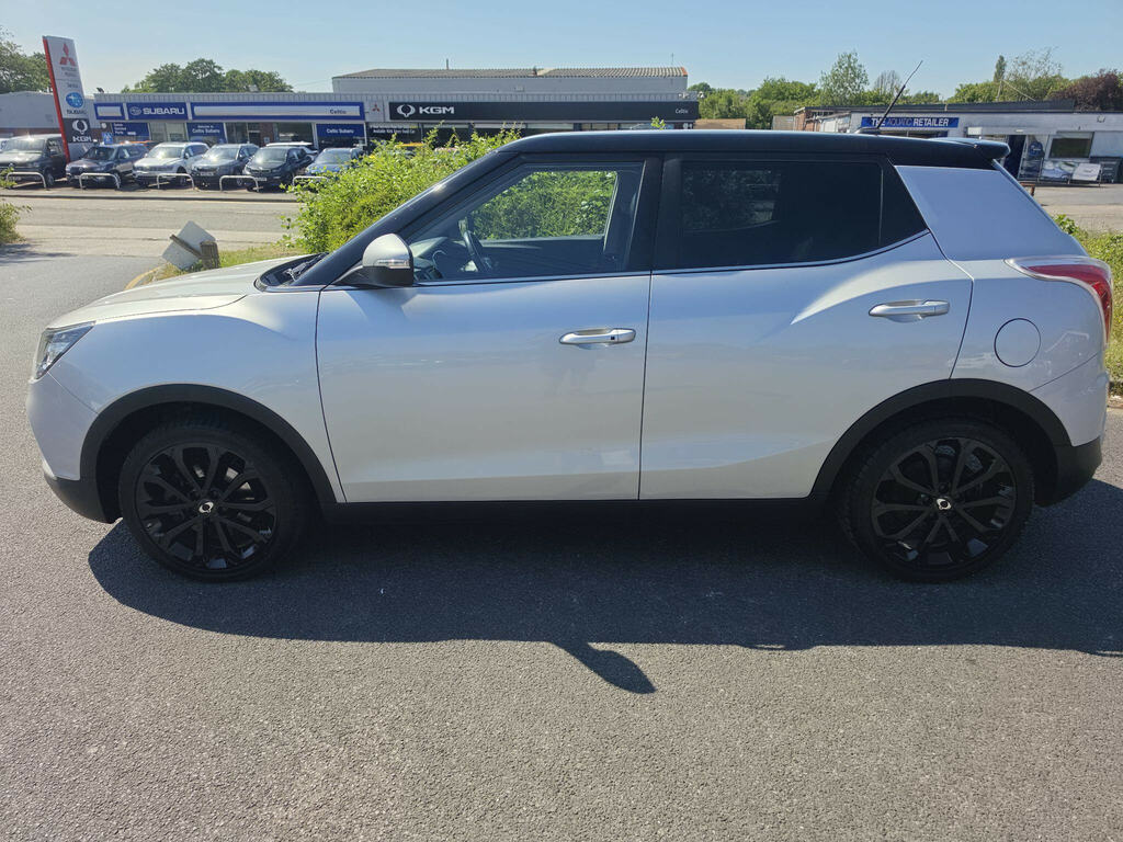 SsangYong Tivoli 1.6 E-xgi Elx Euro 6 Ss GC17ENX Silver #4