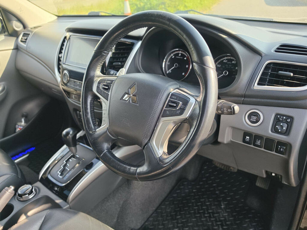 Mitsubishi L200 2.4 Di-d Dc Barbarian 4Wd Euro 6 DP68ZXD Black #3