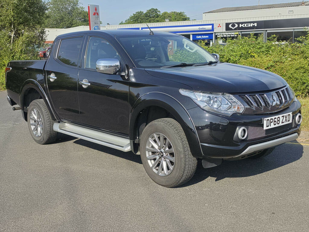 Mitsubishi L200 2.4 Di-d Dc Barbarian 4Wd Euro 6 DP68ZXD Black