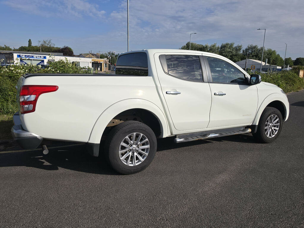 Mitsubishi L200 2.4 Di-d Dc Warrior 4Wd Euro 5 White #2