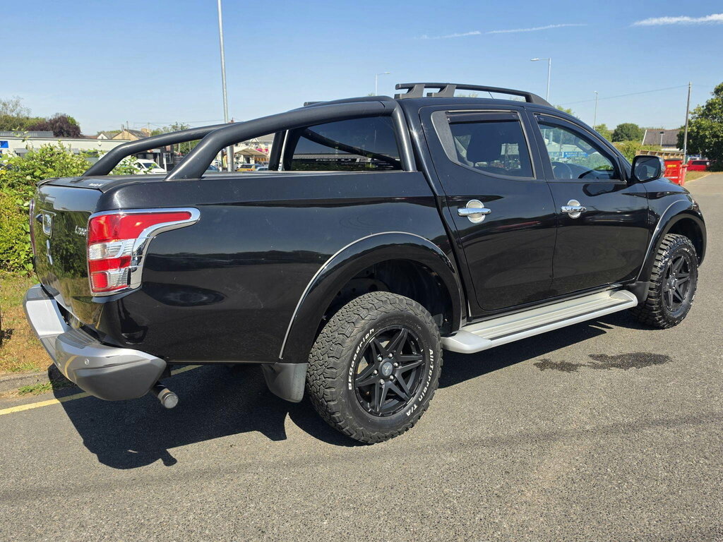 Mitsubishi L200 2.4 Di-d Dc Barbarian 4Wd Euro 6 Black #2