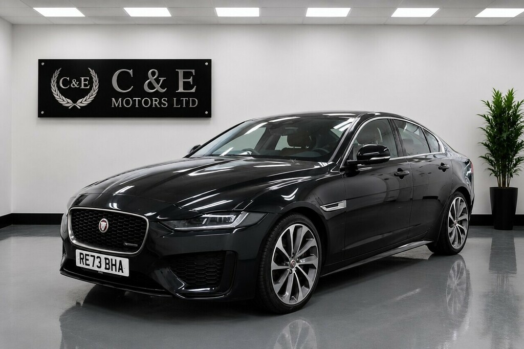 Jaguar XE Saloon Black