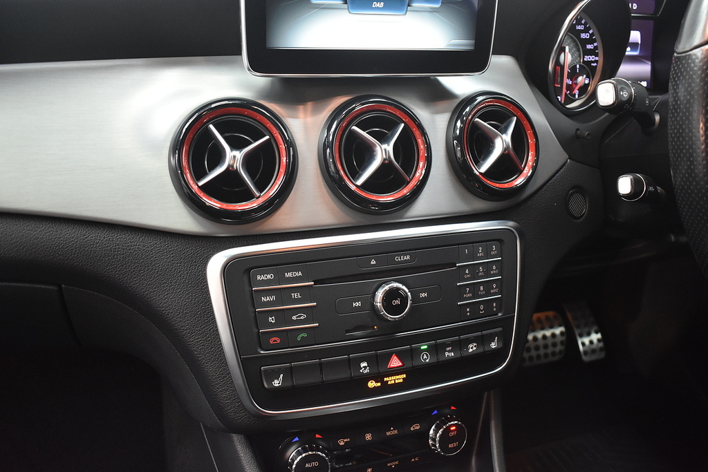 Mercedes-Benz CLA Class Saloon 2.1 Cla220d Amg Sport Coupe 7G-dct Euro 6 Black #20