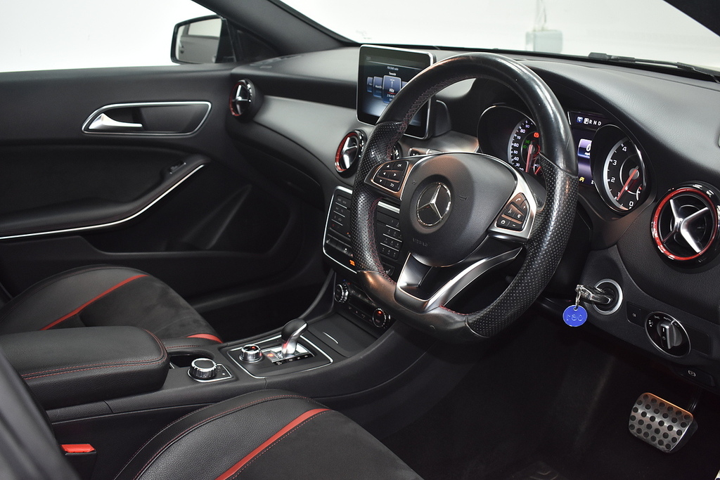 Mercedes-Benz CLA Class Saloon 2.1 Cla220d Amg Sport Coupe 7G-dct Euro 6 Black #37