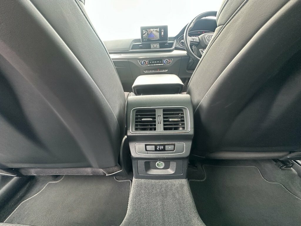 Audi Q5 2L Black Edition Grey #5