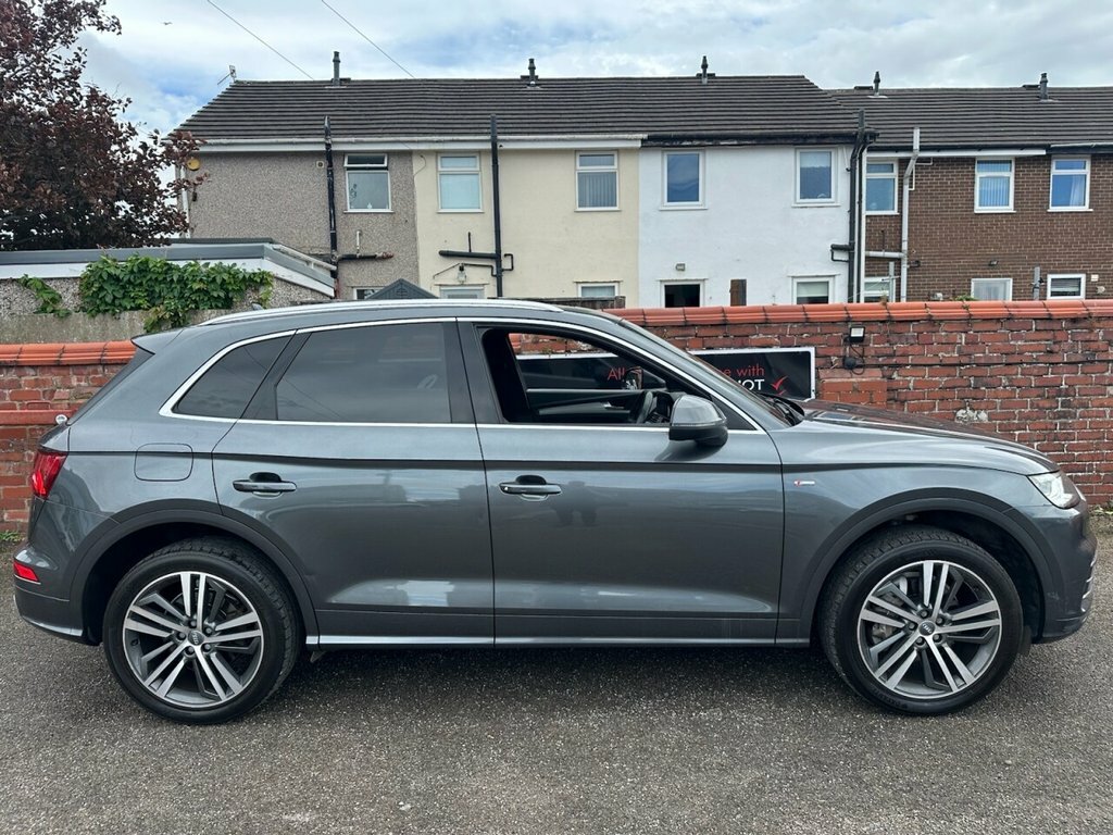 Audi Q5 2L Black Edition Grey #2