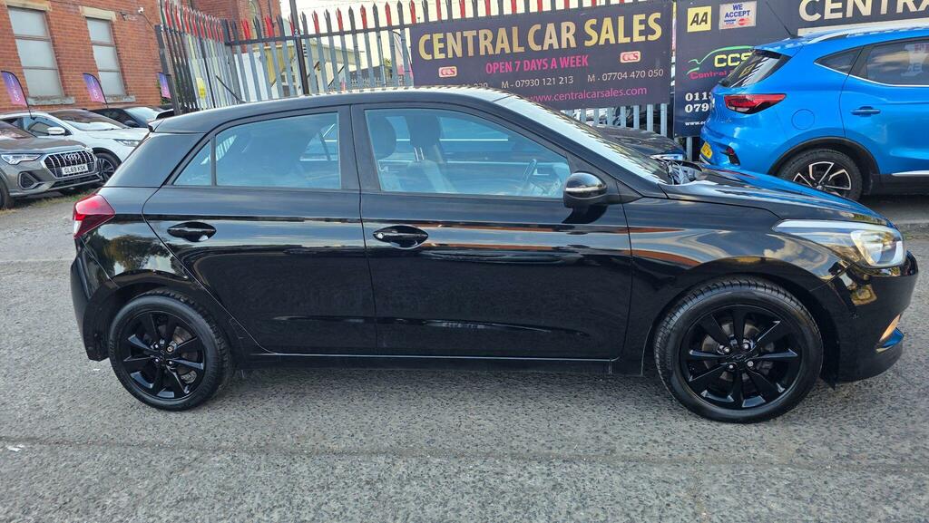Hyundai I20 Se Black #6