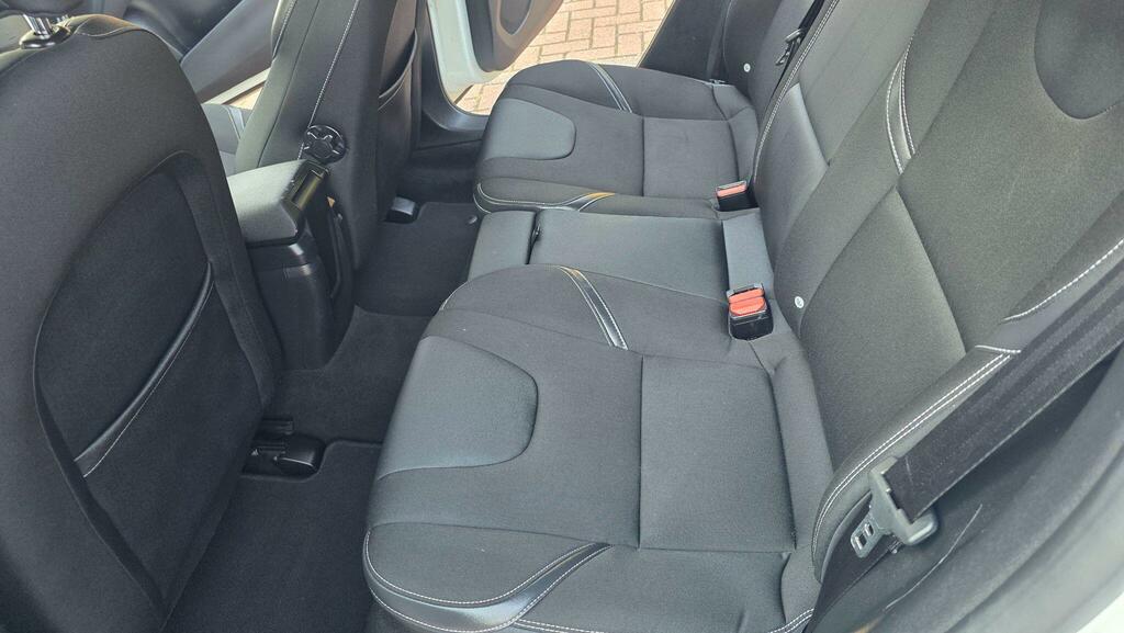 Volvo V40 2.0 D4 R-design 188 Bhp. Free Road Tax-cazulez Red #44