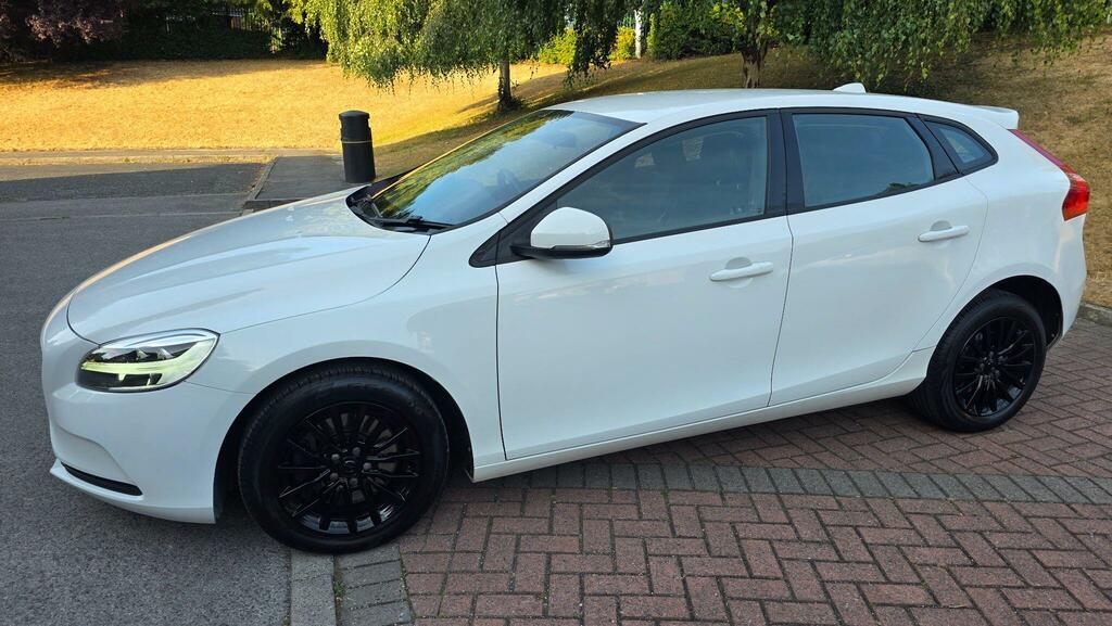 Volvo V40 2.0 D4 R-design 188 Bhp. Free Road Tax-cazulez Red #20