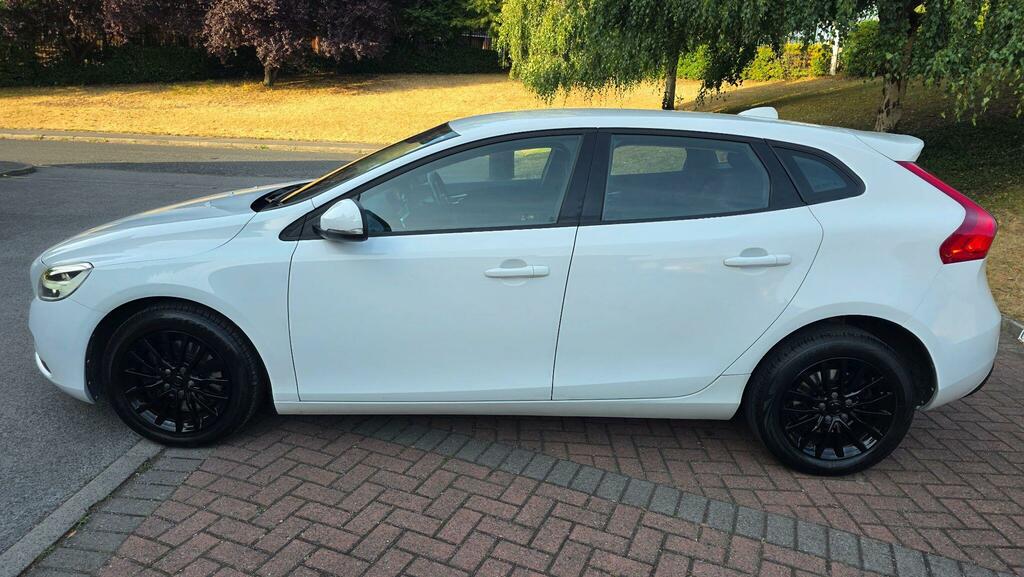 Volvo V40 2.0 D4 R-design 188 Bhp. Free Road Tax-cazulez Red #19