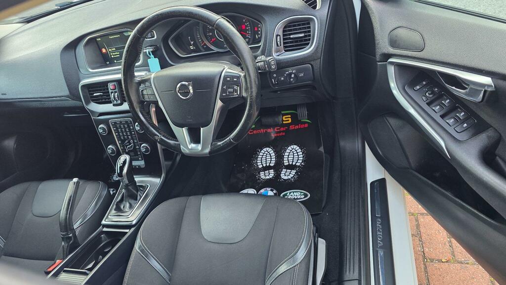 Volvo V40 2.0 D4 R-design 188 Bhp. Free Road Tax-cazulez Red #25