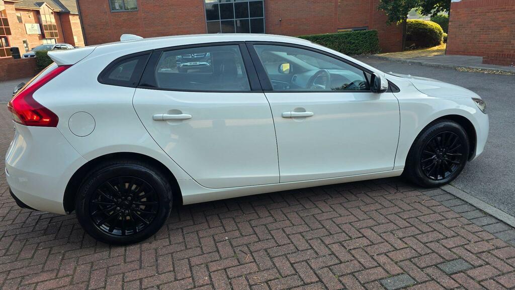 Volvo V40 2.0 D4 R-design 188 Bhp. Free Road Tax-cazulez Red #9