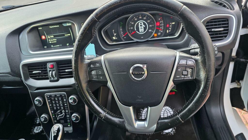 Volvo V40 2.0 D4 R-design 188 Bhp. Free Road Tax-cazulez Red #28