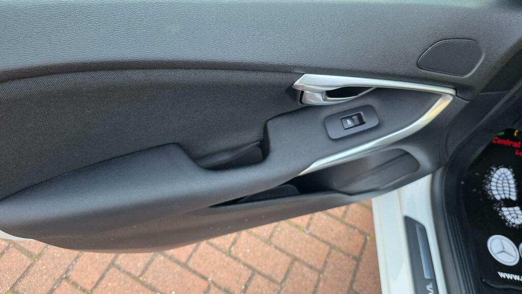 Volvo V40 2.0 D4 R-design 188 Bhp. Free Road Tax-cazulez Red #48