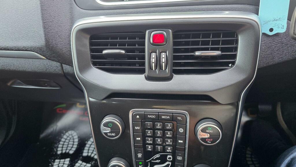 Volvo V40 2.0 D4 R-design 188 Bhp. Free Road Tax-cazulez Red #37