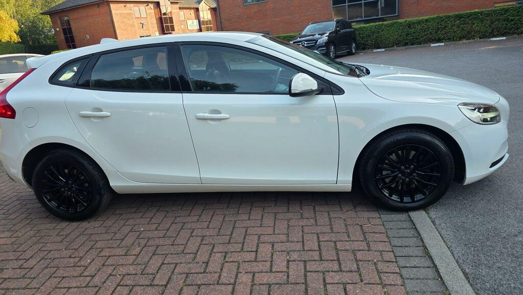 Volvo V40 2.0 D4 R-design 188 Bhp. Free Road Tax-cazulez Red #8