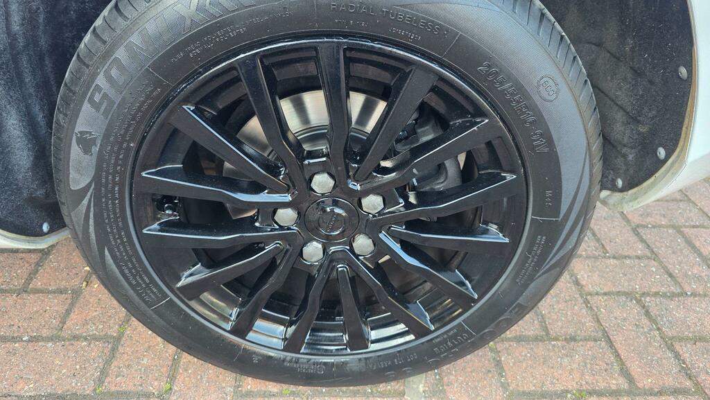 Volvo V40 2.0 D4 R-design 188 Bhp. Free Road Tax-cazulez Red #52