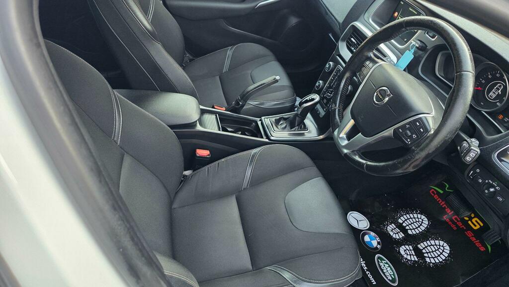 Volvo V40 2.0 D4 R-design 188 Bhp. Free Road Tax-cazulez Red #30
