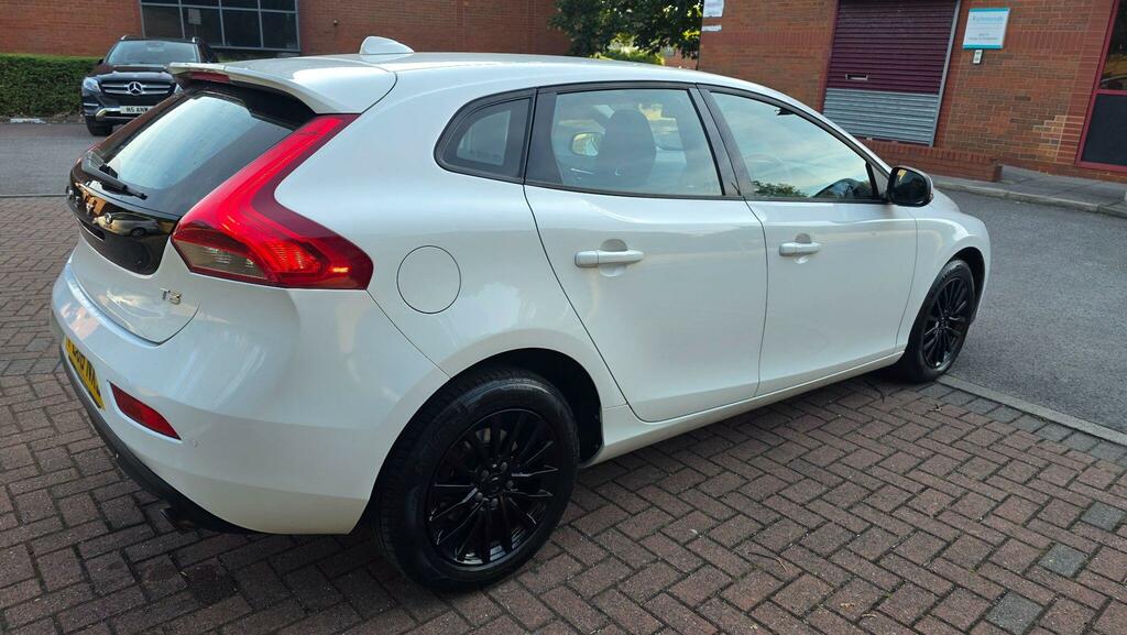 Volvo V40 2.0 D4 R-design 188 Bhp. Free Road Tax-cazulez Red #12