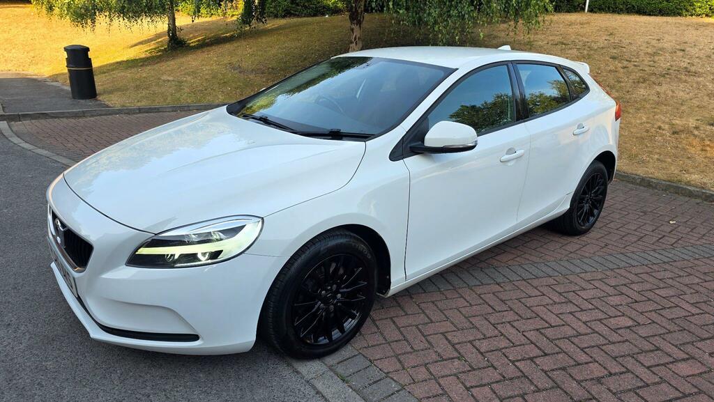 Volvo V40 2.0 D4 R-design 188 Bhp. Free Road Tax-cazulez Red #42