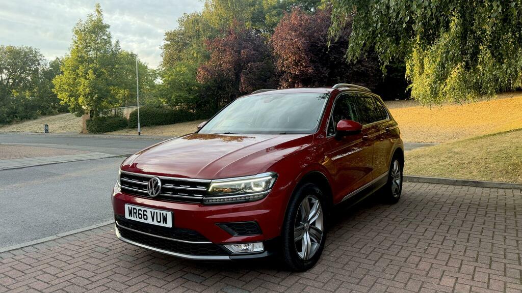 Volkswagen Tiguan Sel Red