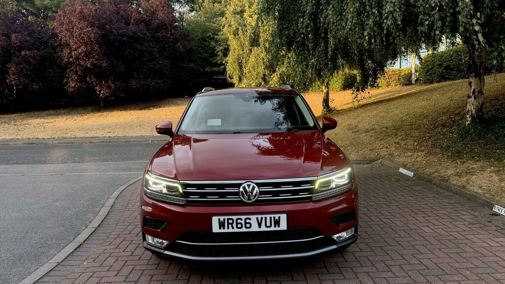 Volkswagen Tiguan Sel Red #3