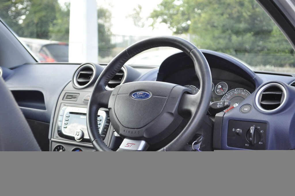 Ford Fiesta 1.6 Tdci Zetec #2