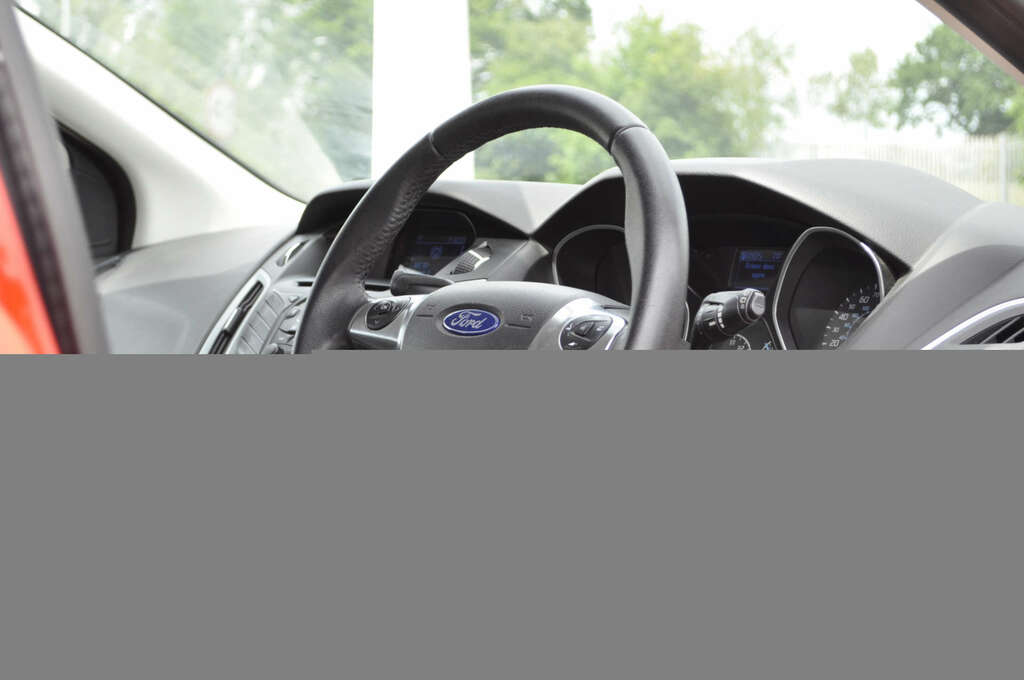 Ford Focus 1.6 Focus Zetec 125 Red #3