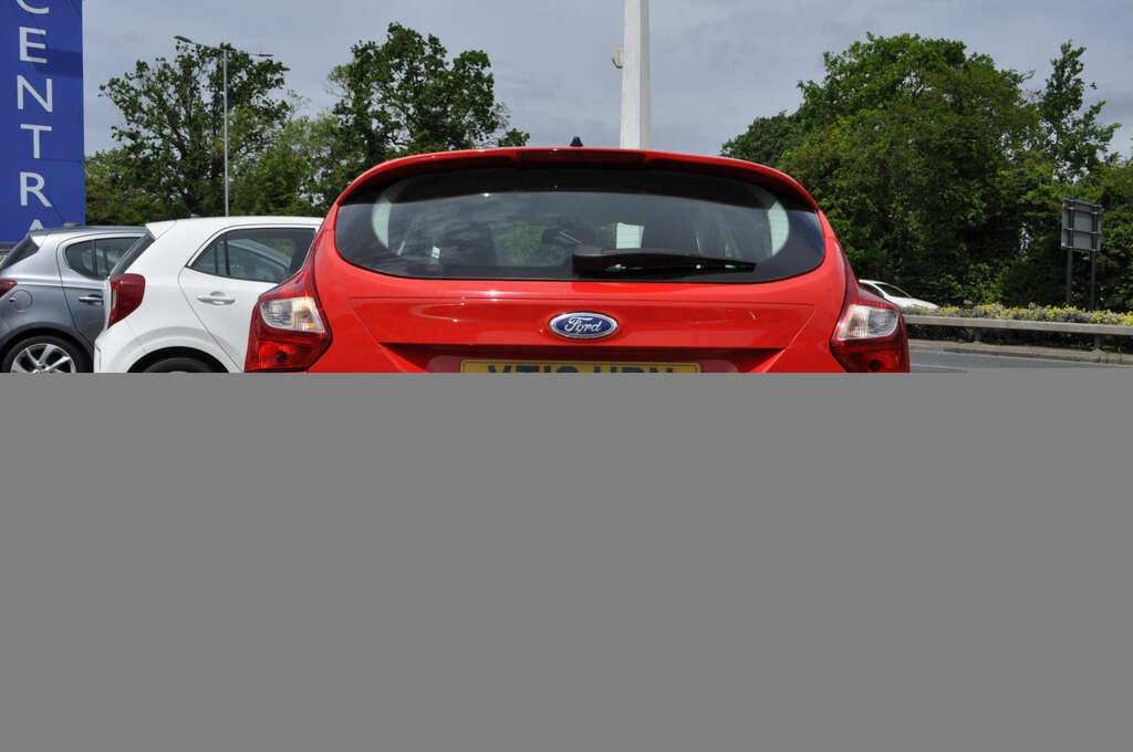 Ford Focus 1.6 Focus Zetec 125 Red
