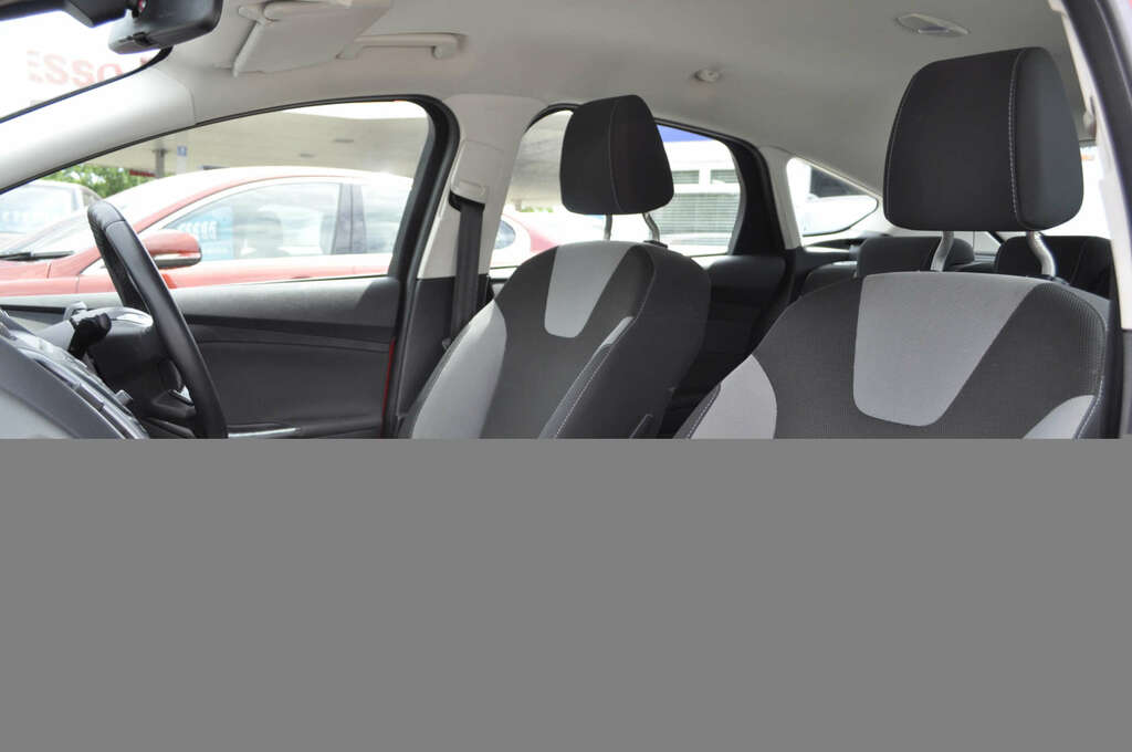 Ford Focus 1.6 Focus Zetec 125 Red #5