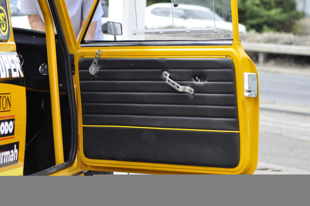 Austin MINI Mayfair A789LKN Yellow
