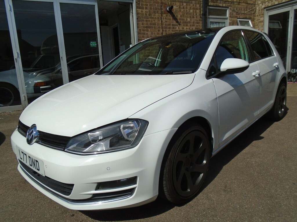 Volkswagen Golf 1.6 Tdi 110 Gt Edition Hatchback White #2