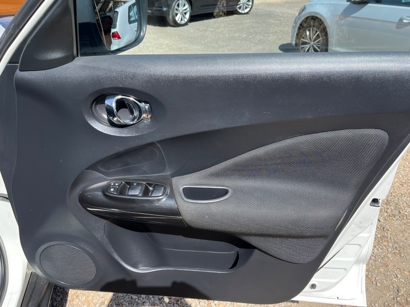 Nissan Juke Acenta Premium Dig-t White #5