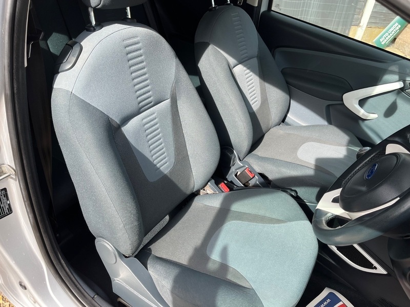 Ford KA Zetec Silver #5