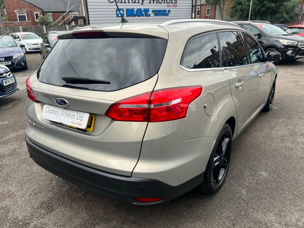 Ford Focus 1L Titanium Silver #5
