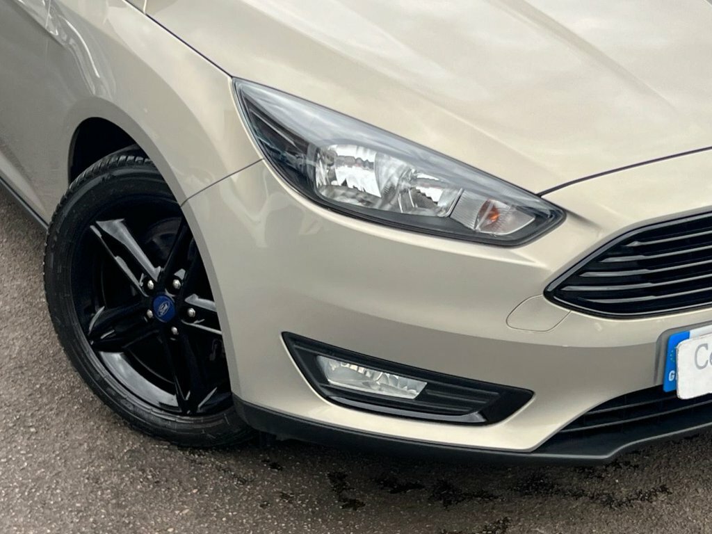 Ford Focus 1L Titanium Silver #6