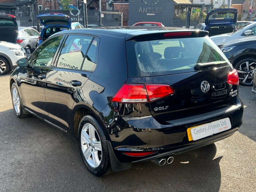 Volkswagen Golf 2L Match Black #3