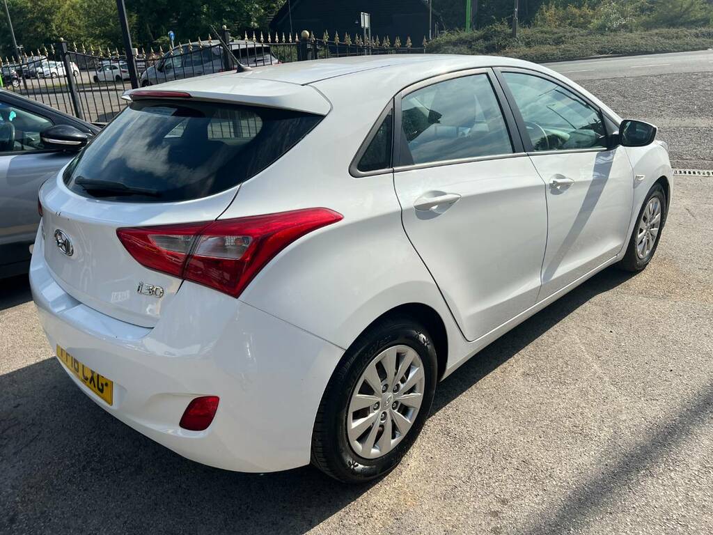 Hyundai I30 1.6 Crdi Blue Drive S White #4