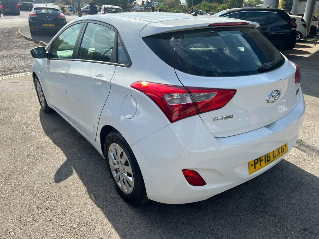 Hyundai I30 1.6 Crdi Blue Drive S White #6