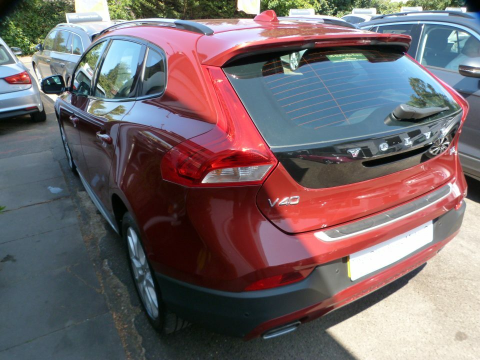 Volvo V40 Cross Country 1.5 T3 Pro Red #3