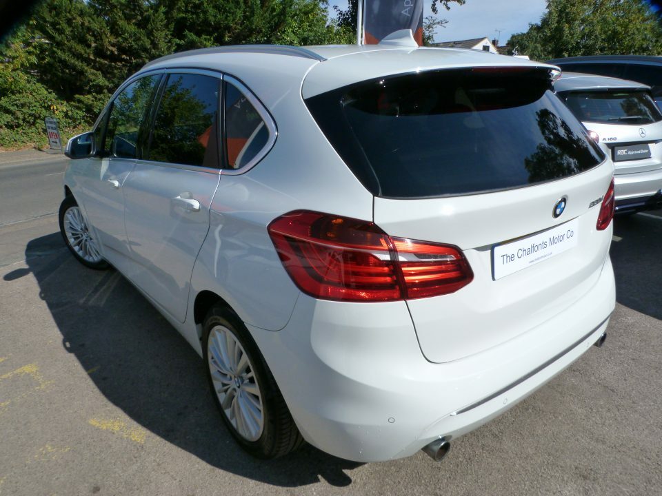 BMW 2 Series Active Tourer 2.0 Luxury Active Tourer White #2