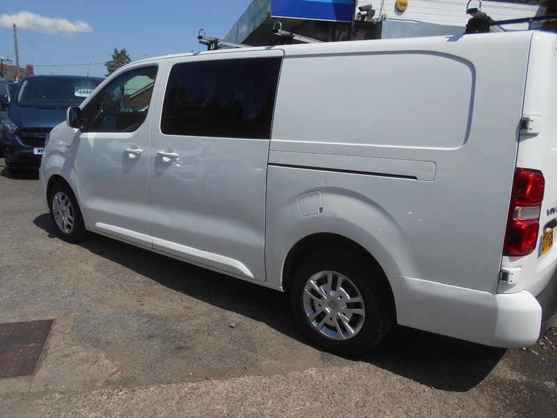 Vauxhall Vivaro 2700 1.5D 120Ps Sportive H1 Van White #19