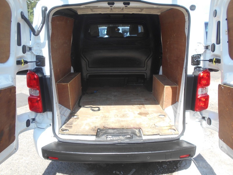 Vauxhall Vivaro 2700 1.5D 120Ps Sportive H1 Van White #20