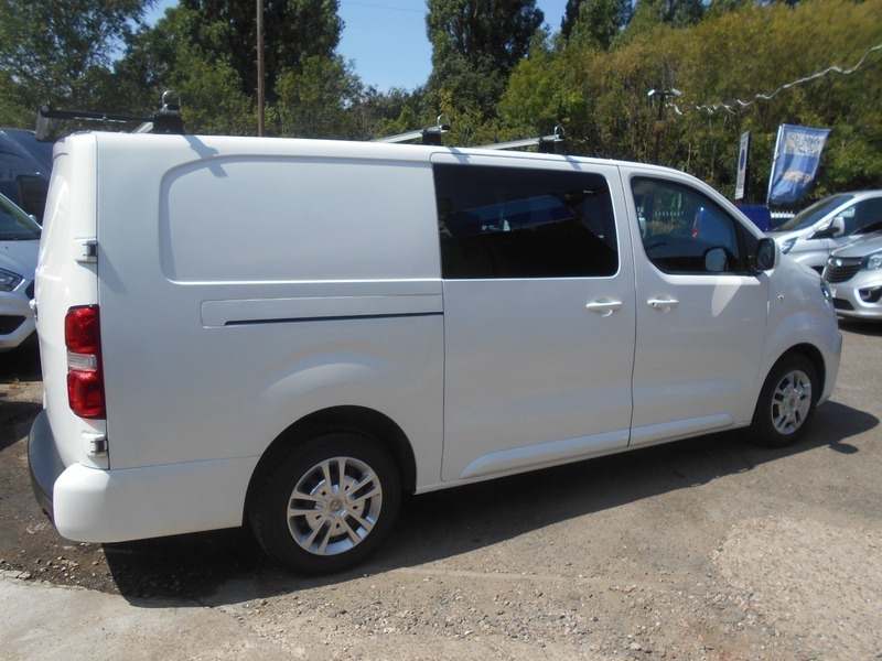 Vauxhall Vivaro 2700 1.5D 120Ps Sportive H1 Van White #12