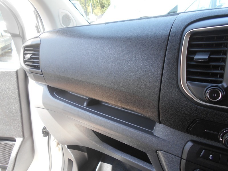 Vauxhall Vivaro 2700 1.5D 120Ps Sportive H1 Van White #40