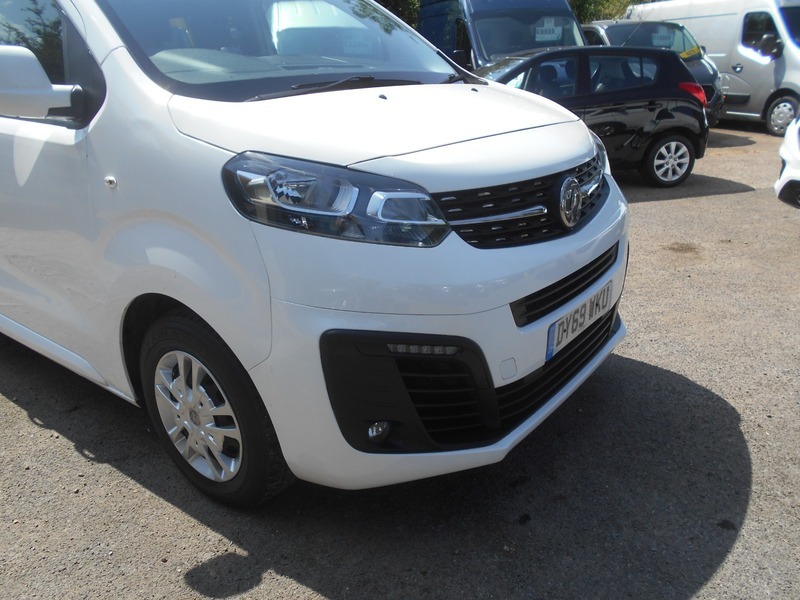 Vauxhall Vivaro 2019 L2h1 3100 Sportive White #5